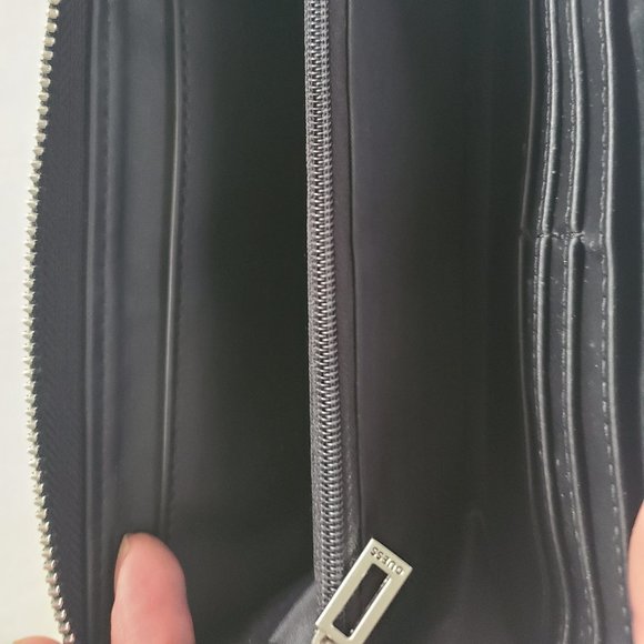 Guess Wallet - Picture 2 of 3